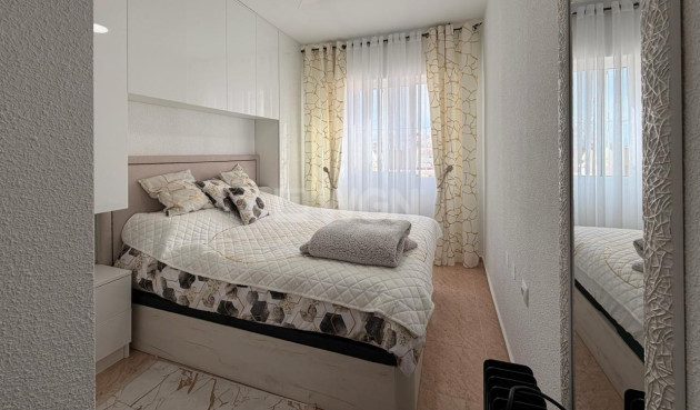 Odsprzedaż - Mieszkanie w bloku - Torrevieja - Nueva Torrevieja