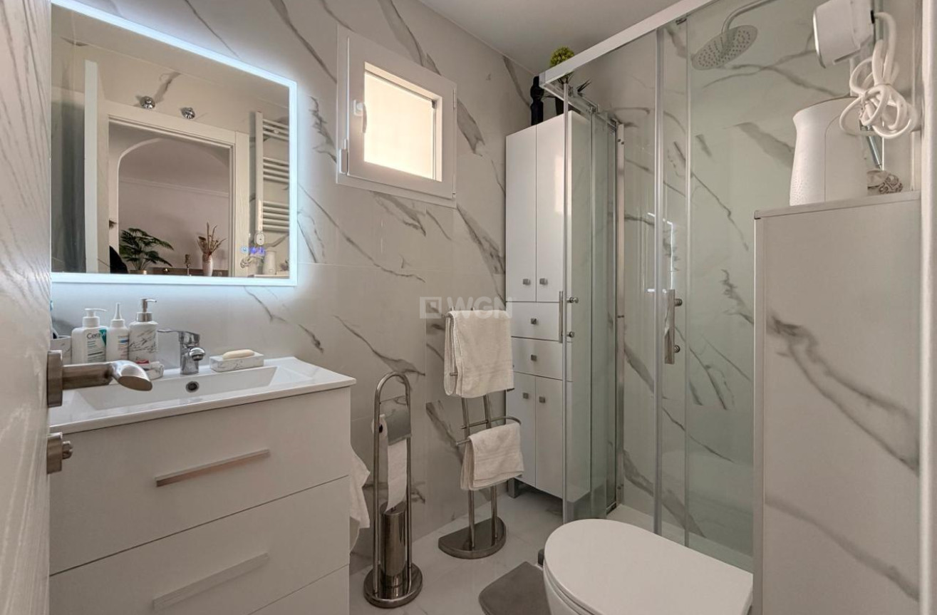 Odsprzedaż - Mieszkanie w bloku - Torrevieja - Nueva Torrevieja