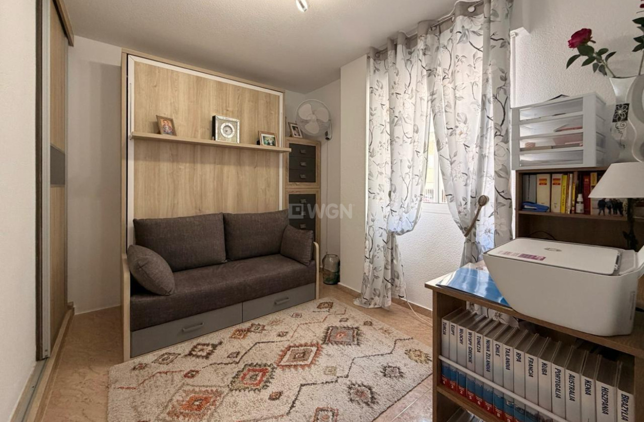 Odsprzedaż - Mieszkanie w bloku - Torrevieja - Nueva Torrevieja