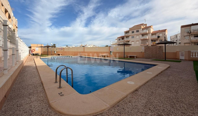Odsprzedaż - Mieszkanie w bloku - Torrevieja - Nueva Torrevieja