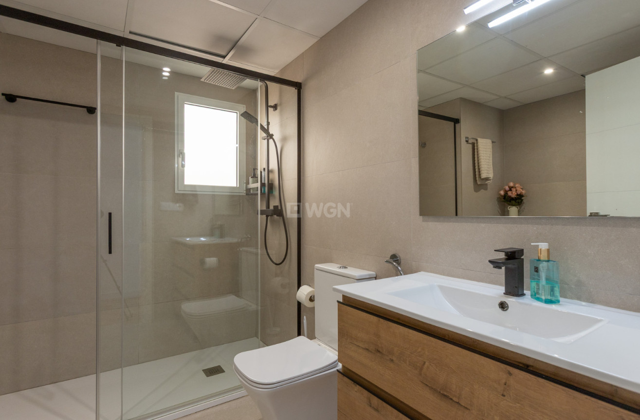 Odsprzedaż - Villa - Los Balcones - Costa Blanca