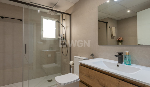 Odsprzedaż - Villa - Los Balcones - Costa Blanca