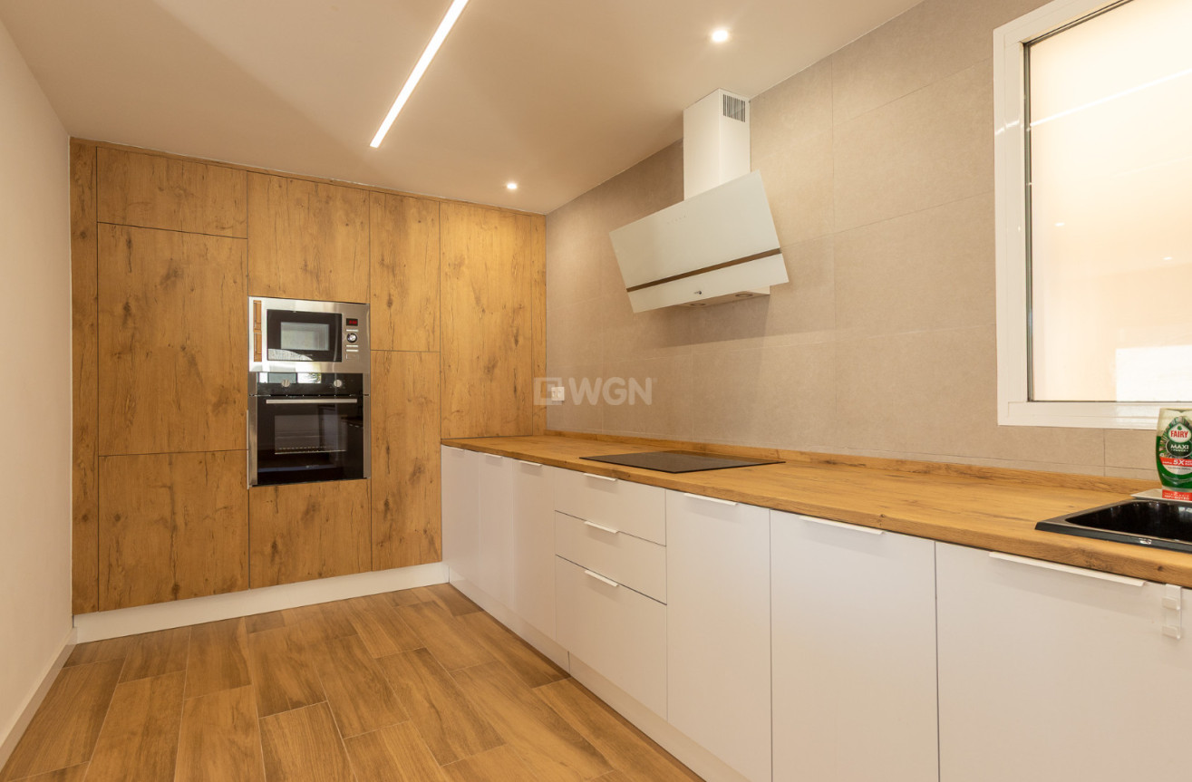 Odsprzedaż - Villa - Los Balcones - Costa Blanca