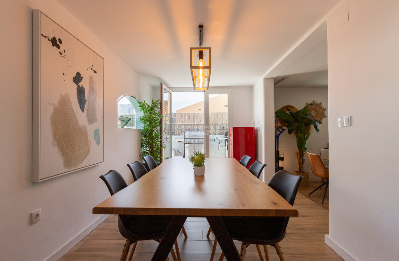 Odsprzedaż - Villa - Los Balcones - Costa Blanca