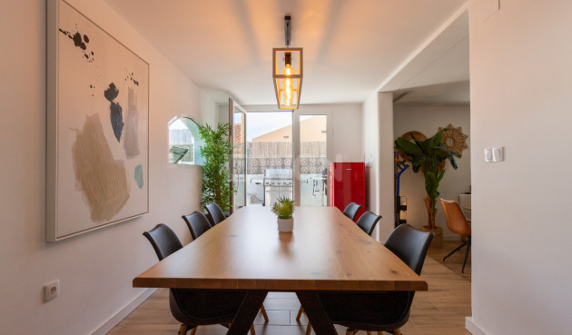 Odsprzedaż - Villa - Los Balcones - Costa Blanca