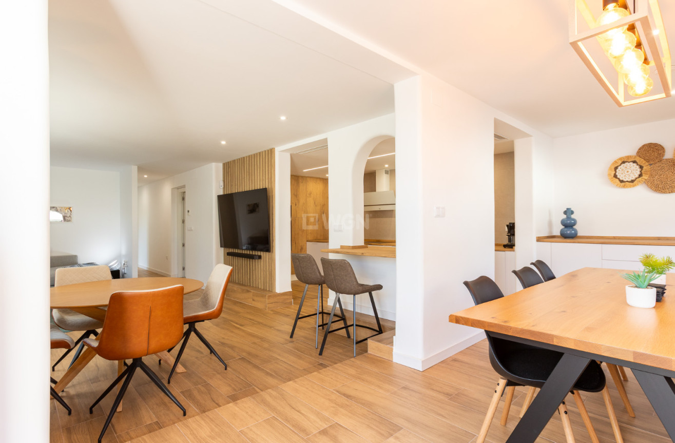 Odsprzedaż - Villa - Los Balcones - Costa Blanca