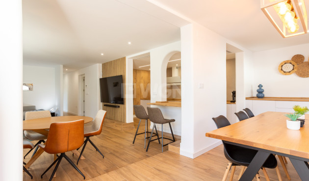 Odsprzedaż - Villa - Los Balcones - Costa Blanca