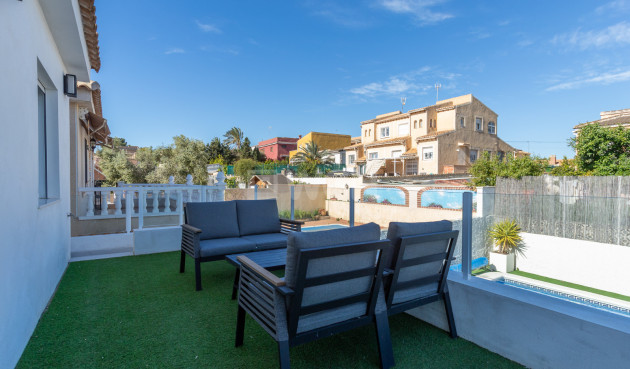 Odsprzedaż - Villa - Los Balcones - Costa Blanca