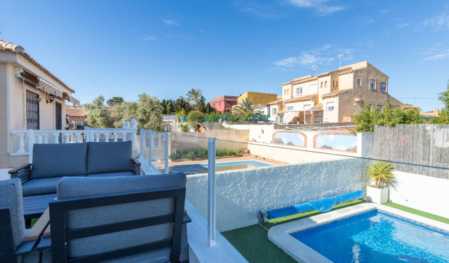 Odsprzedaż - Villa - Los Balcones - Costa Blanca
