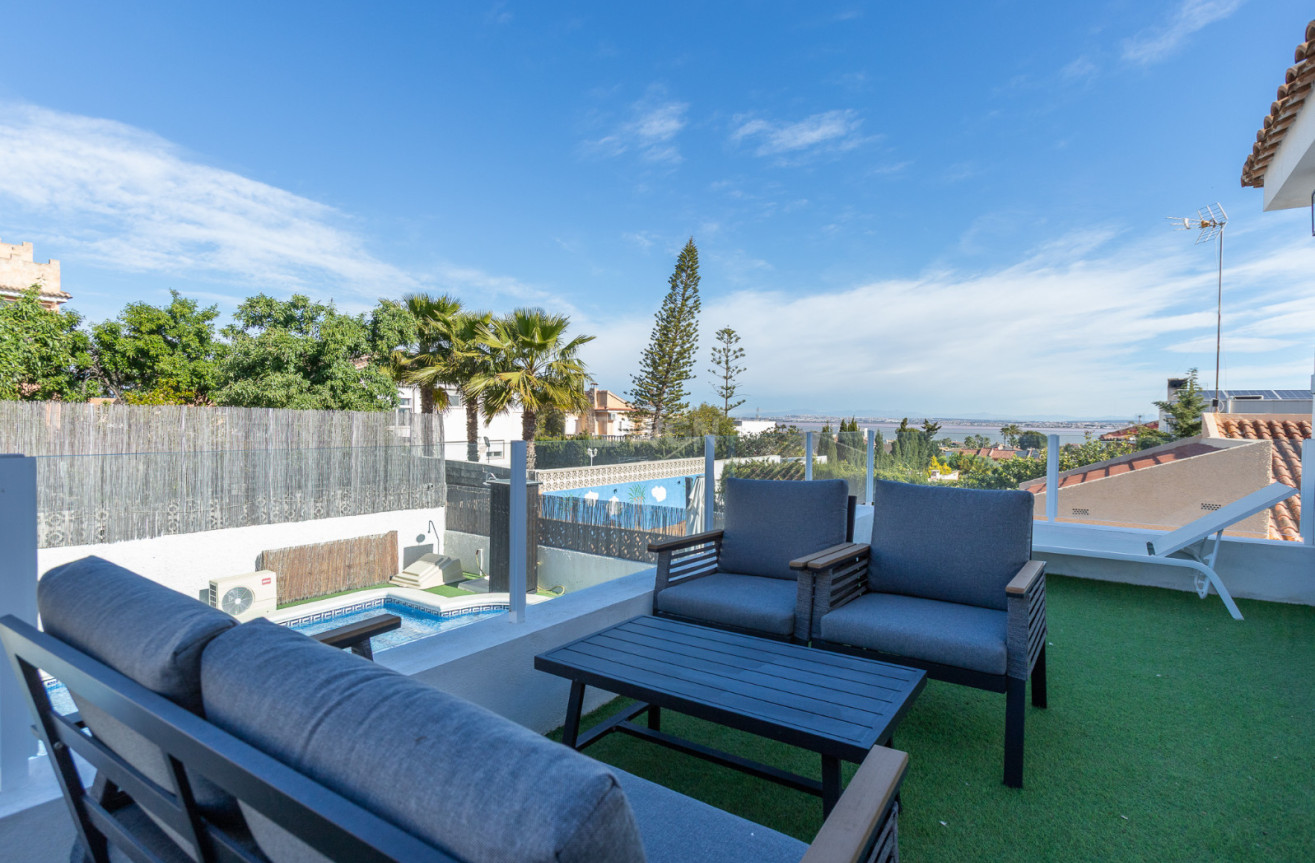 Odsprzedaż - Villa - Los Balcones - Costa Blanca