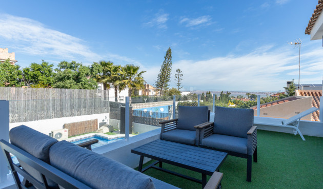 Odsprzedaż - Villa - Los Balcones - Costa Blanca