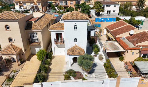 Odsprzedaż - Villa - Los Balcones - Costa Blanca