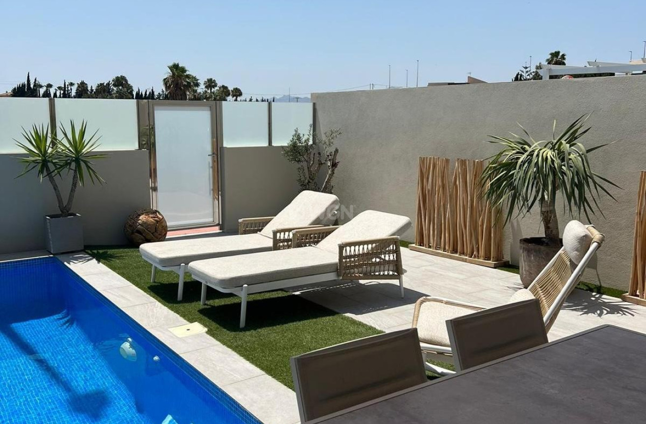 Resale - Villa - Daya Vieja - Costa Blanca
