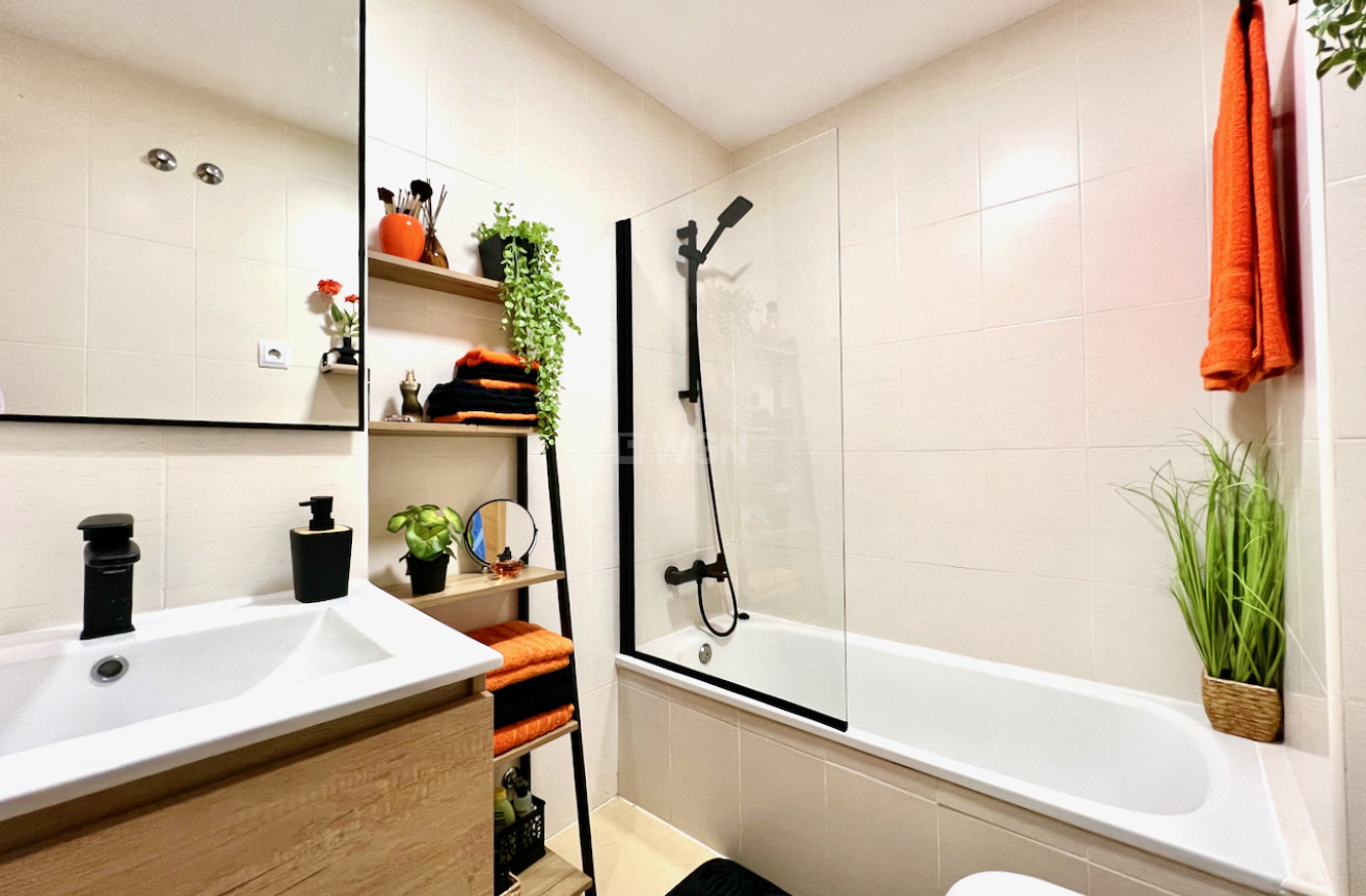 Resale - Apartment / flat - Las Terrazas de la Torre Golf Resort - Inland