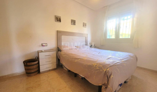 Odsprzedaż - Kamienica - Los Montesinos - Los Montesinos - Urb. La Herrada