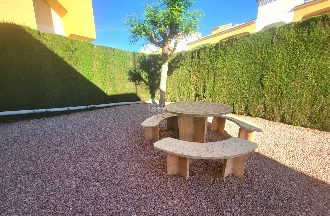 Odsprzedaż - Kamienica - Los Montesinos - Los Montesinos - Urb. La Herrada