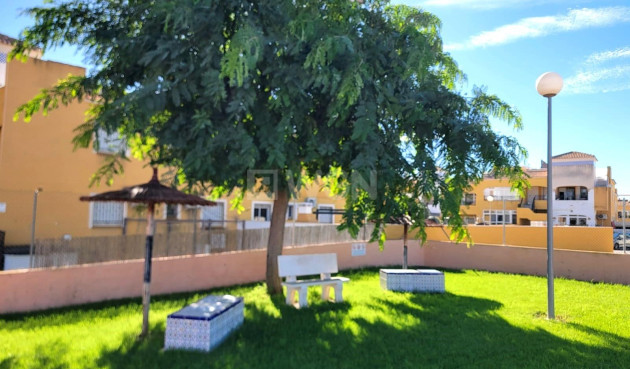 Odsprzedaż - Kamienica - Los Montesinos - Los Montesinos - Urb. La Herrada