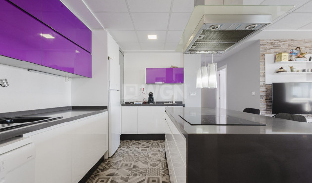 Resale - Apartment / flat - Torrevieja - Costa Blanca