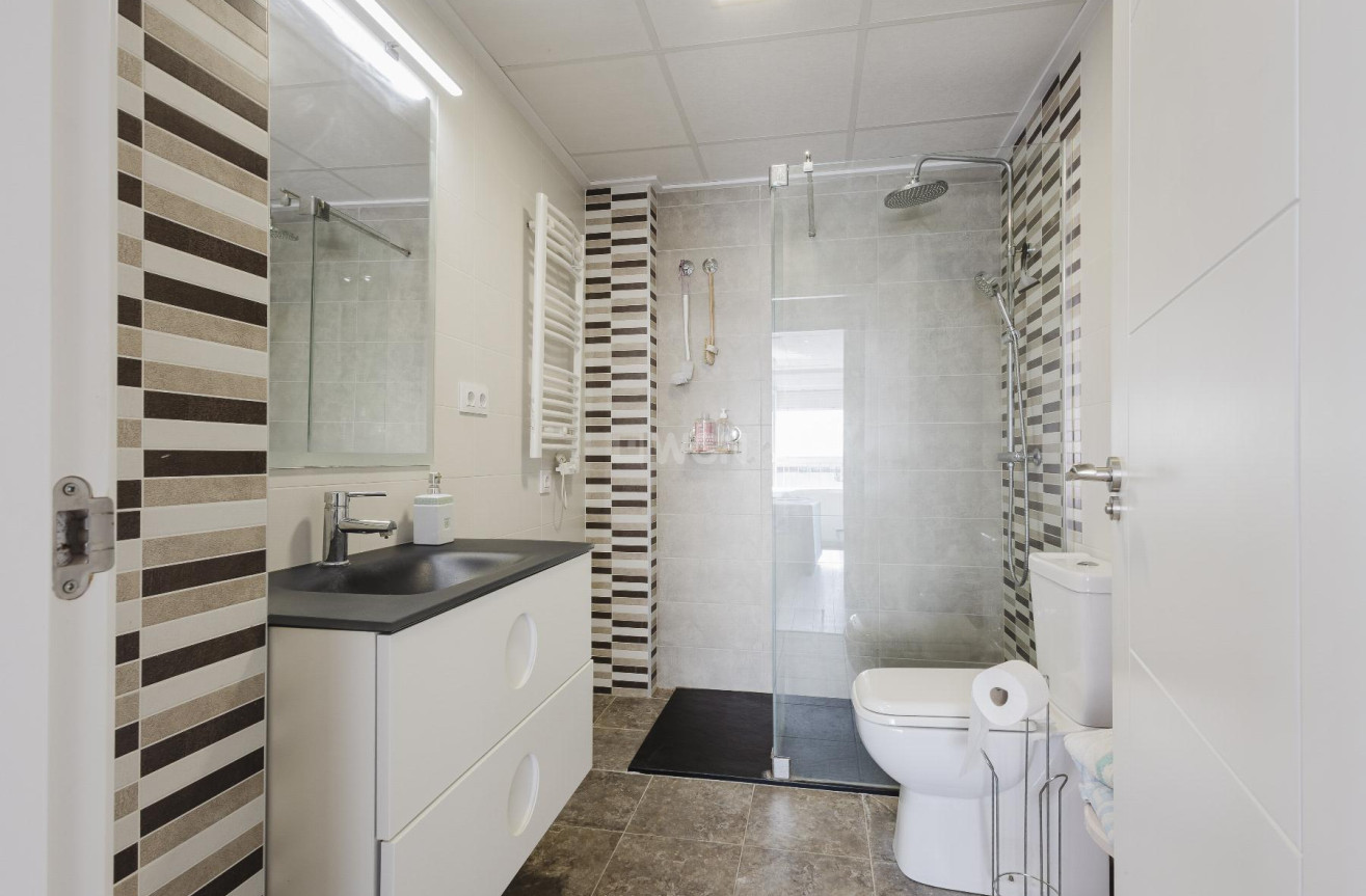 Resale - Apartment / flat - Torrevieja - Costa Blanca