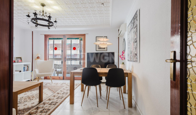 Odsprzedaż - Mieszkanie w bloku - Torrevieja - Costa Blanca