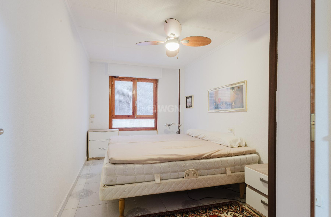 Odsprzedaż - Mieszkanie w bloku - Torrevieja - Costa Blanca