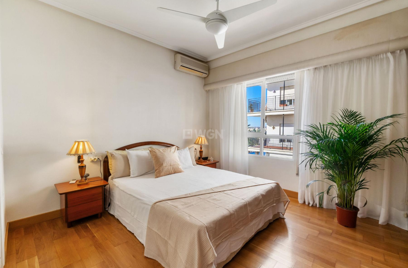 Resale - Apartment / flat - Torrevieja - Costa Blanca