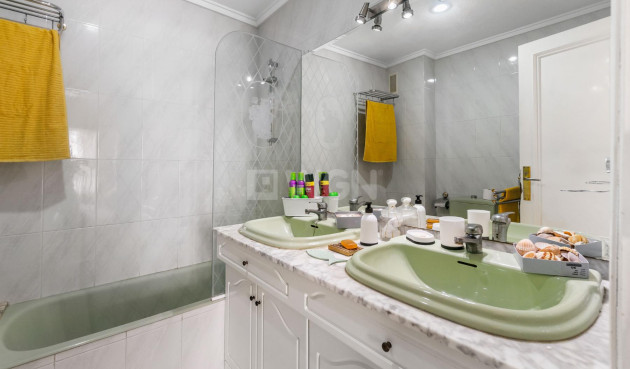 Resale - Apartment / flat - Torrevieja - Costa Blanca