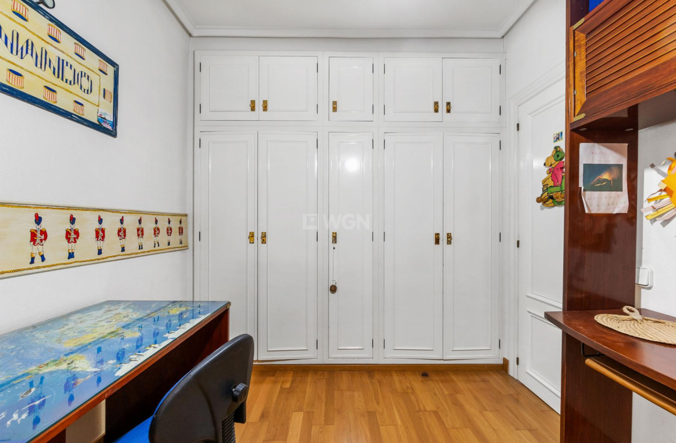 Resale - Apartment / flat - Torrevieja - Costa Blanca