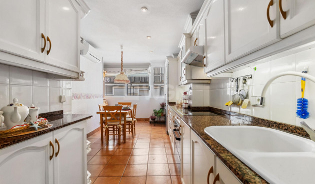 Resale - Apartment / flat - Torrevieja - Costa Blanca