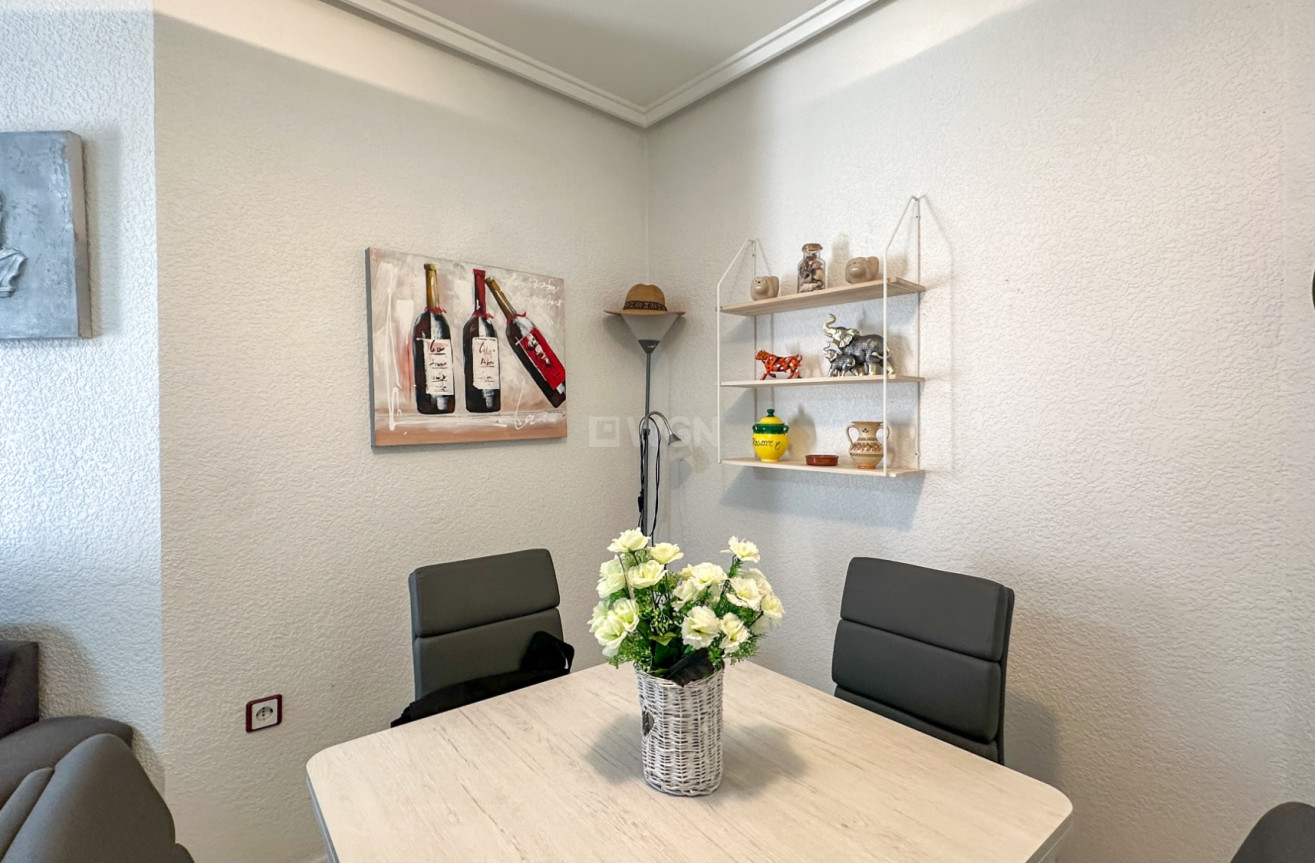 Odsprzedaż - Mieszkanie w bloku - Torrevieja - Costa Blanca