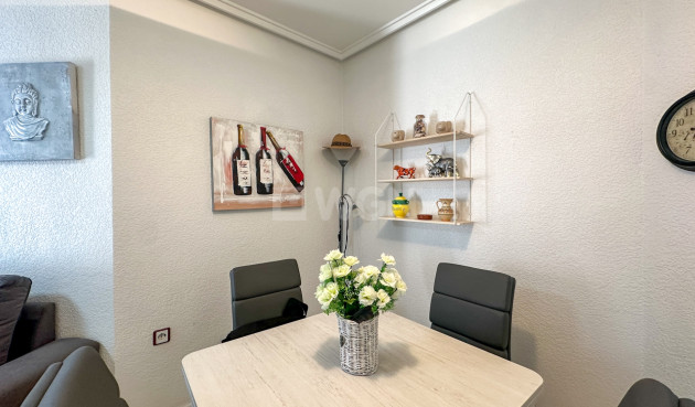 Odsprzedaż - Mieszkanie w bloku - Torrevieja - Costa Blanca