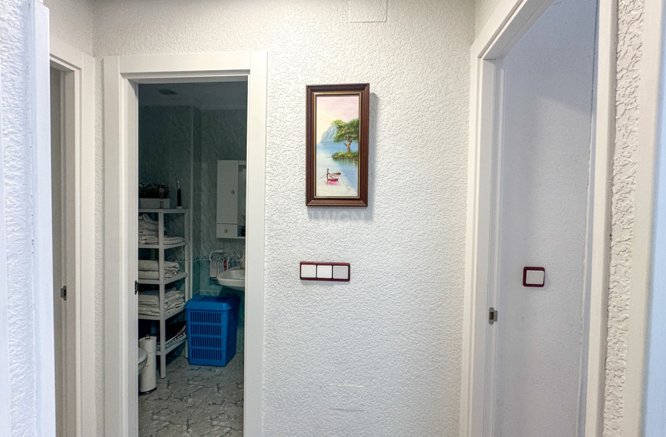 Odsprzedaż - Mieszkanie w bloku - Torrevieja - Costa Blanca