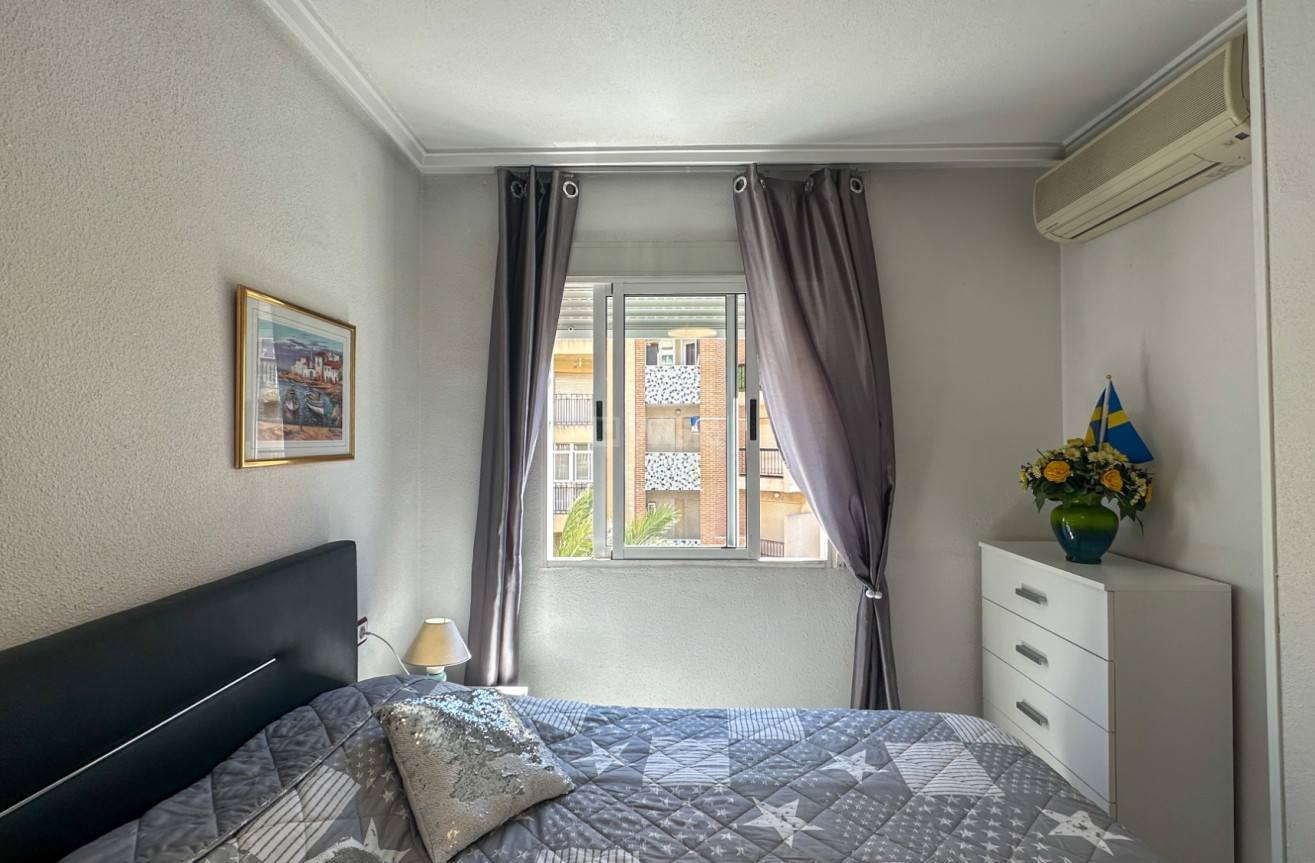 Odsprzedaż - Mieszkanie w bloku - Torrevieja - Costa Blanca