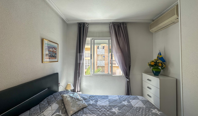 Odsprzedaż - Mieszkanie w bloku - Torrevieja - Costa Blanca