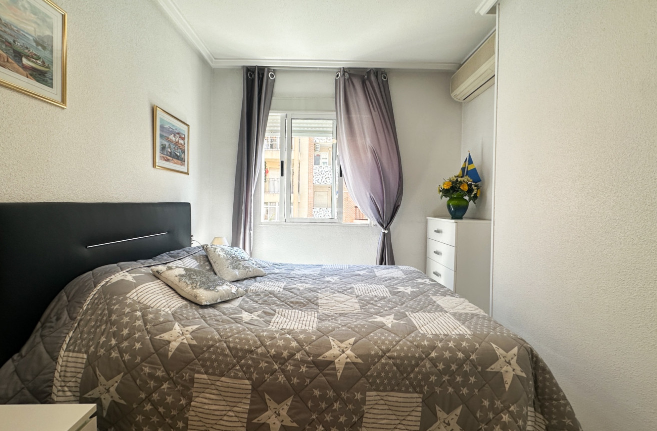 Odsprzedaż - Mieszkanie w bloku - Torrevieja - Costa Blanca