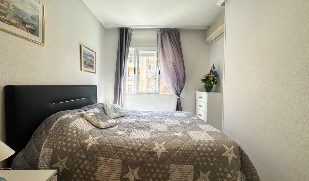 Odsprzedaż - Mieszkanie w bloku - Torrevieja - Costa Blanca