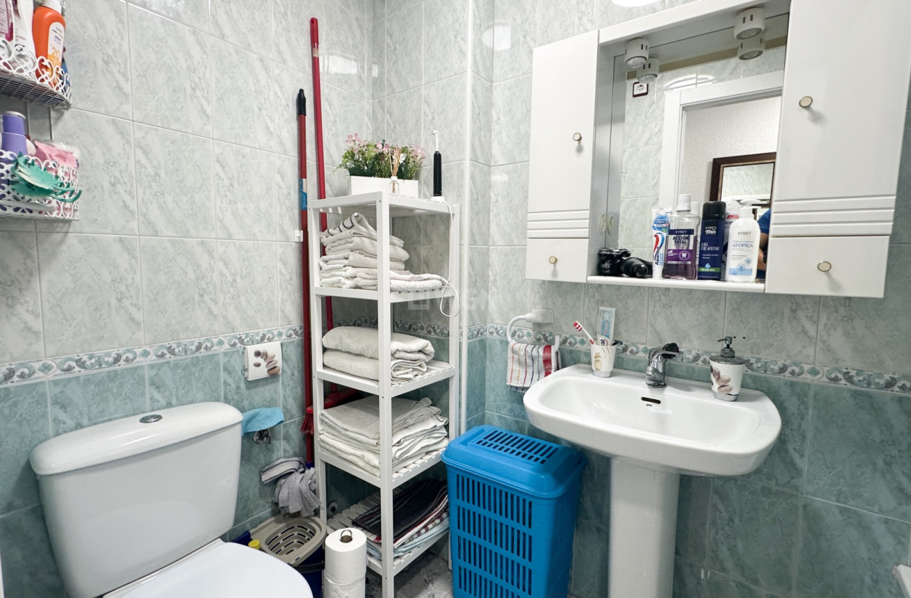 Odsprzedaż - Mieszkanie w bloku - Torrevieja - Costa Blanca