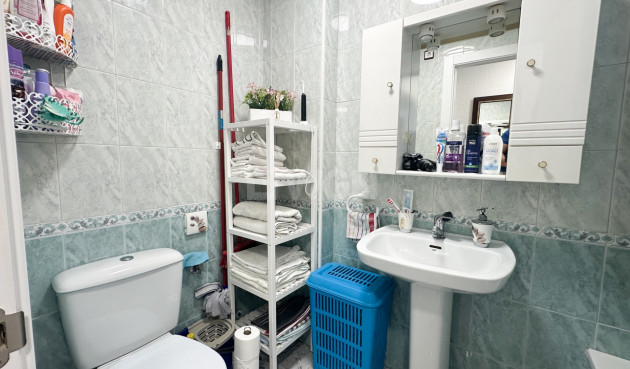 Odsprzedaż - Mieszkanie w bloku - Torrevieja - Costa Blanca