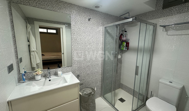 Odsprzedaż - Mieszkanie w bloku - Torrevieja - Costa Blanca