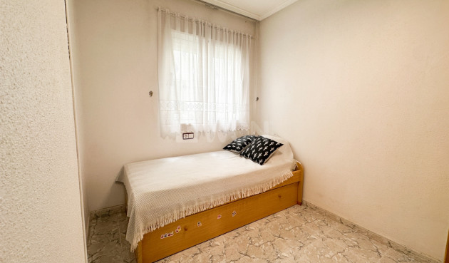 Odsprzedaż - Mieszkanie w bloku - Torrevieja - Costa Blanca