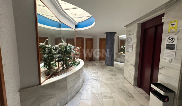 Odsprzedaż - Mieszkanie w bloku - Torrevieja - Costa Blanca