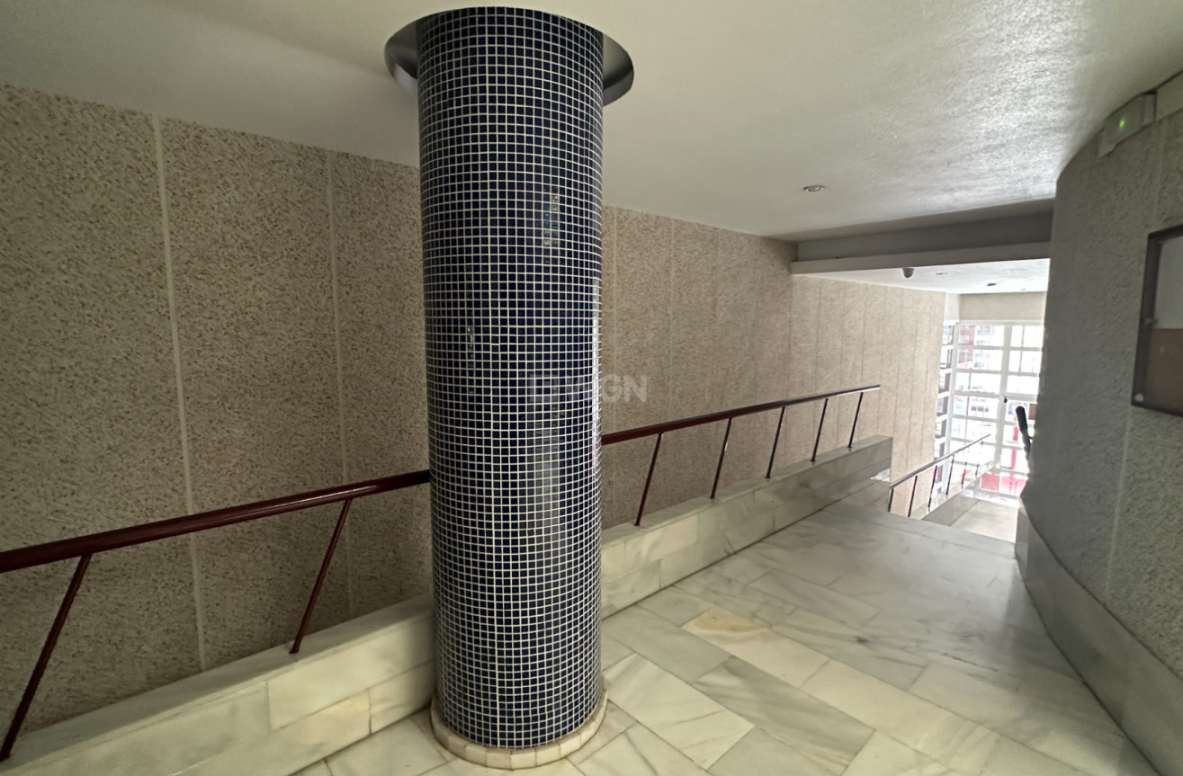 Odsprzedaż - Mieszkanie w bloku - Torrevieja - Costa Blanca