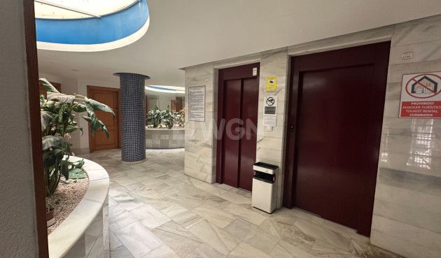 Odsprzedaż - Mieszkanie w bloku - Torrevieja - Costa Blanca