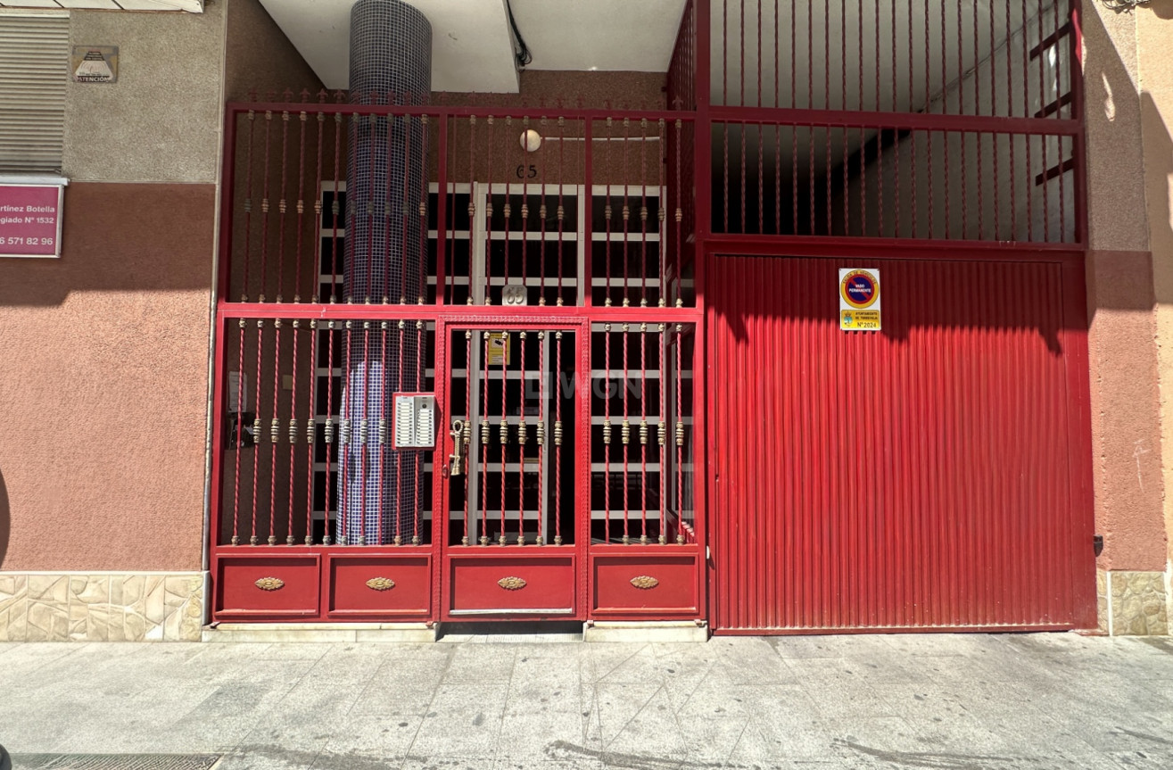 Odsprzedaż - Mieszkanie w bloku - Torrevieja - Costa Blanca