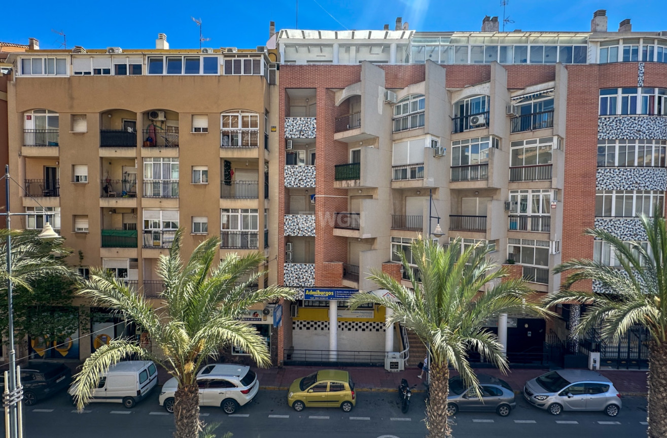 Odsprzedaż - Mieszkanie w bloku - Torrevieja - Costa Blanca