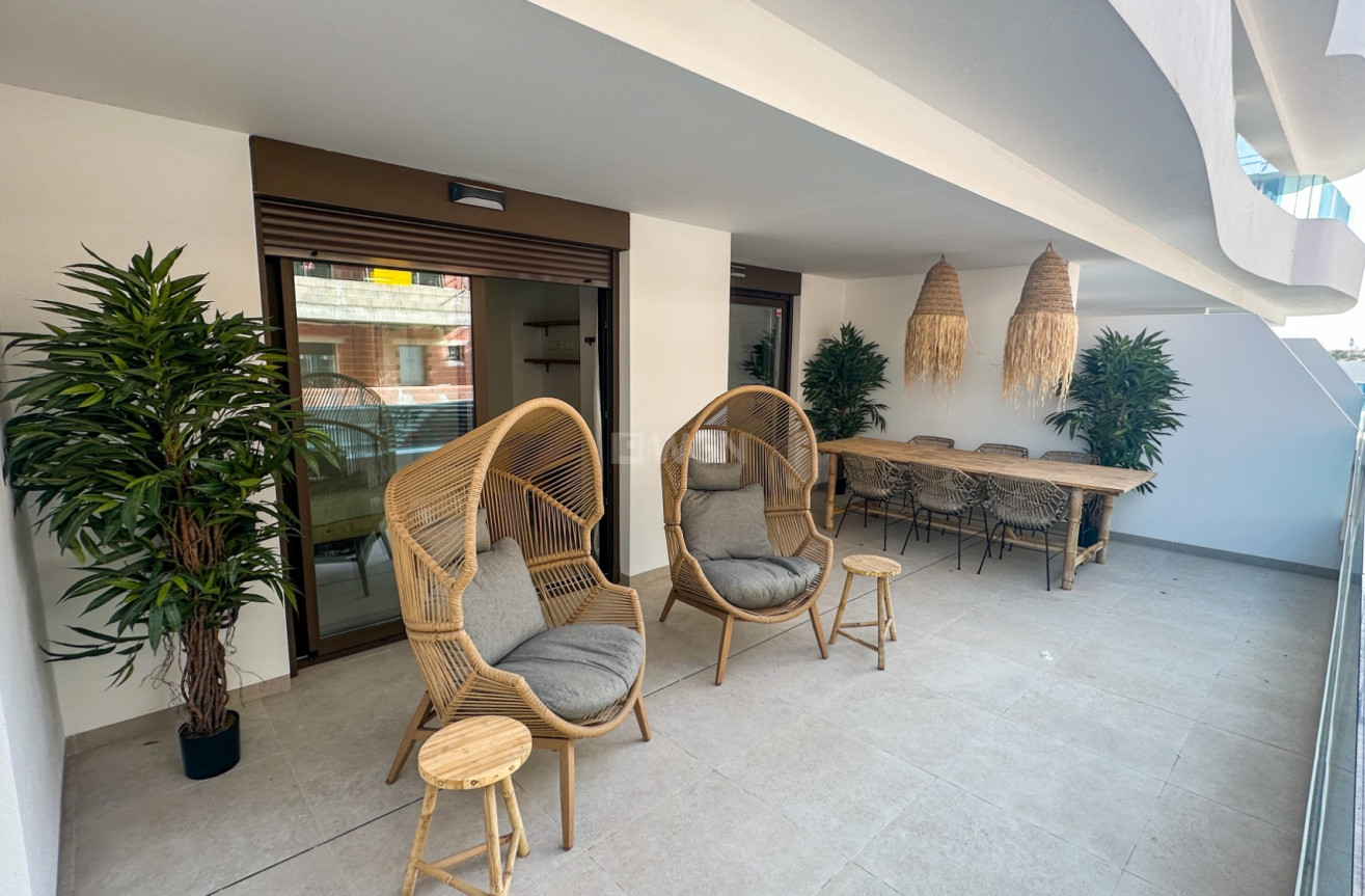 Odsprzedaż - Mieszkanie w bloku - Orihuela Costa - Costa Blanca