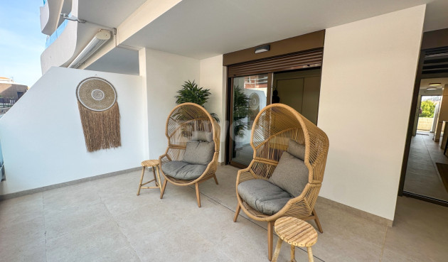 Odsprzedaż - Mieszkanie w bloku - Orihuela Costa - Costa Blanca