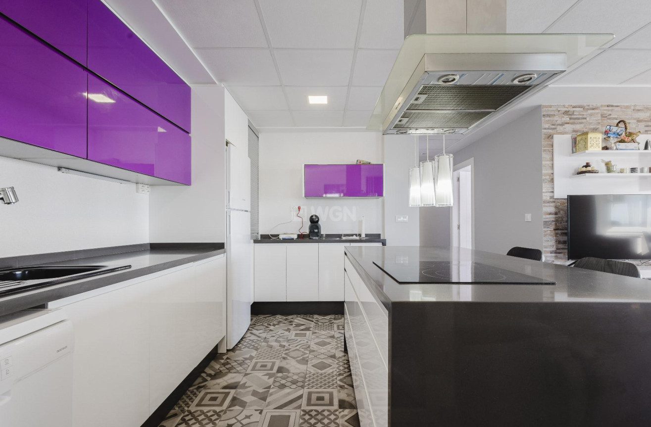 Odsprzedaż - Mieszkanie w bloku - Torrevieja - Costa Blanca