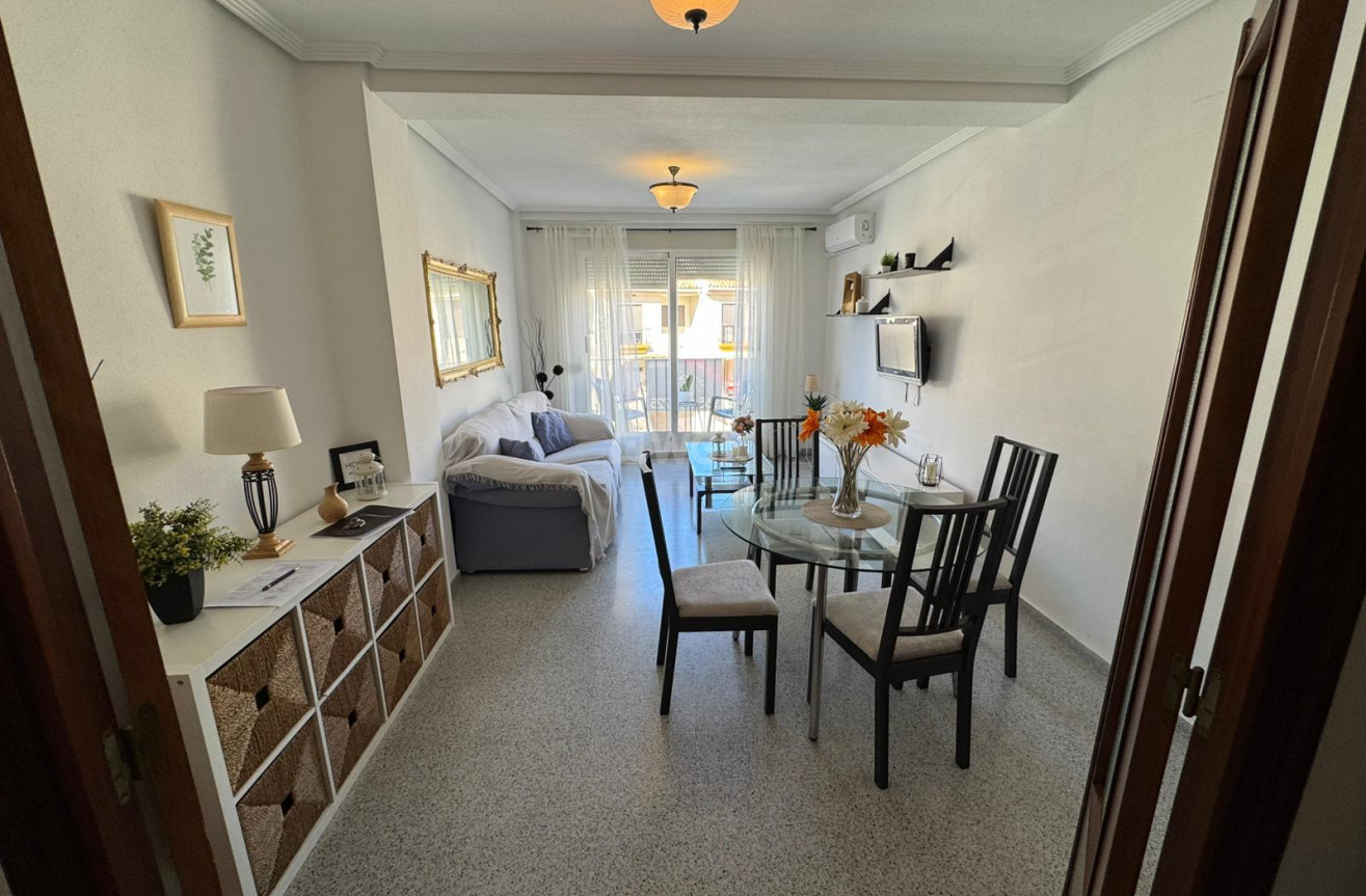 Odsprzedaż - Mieszkanie w bloku - San Miguel de Salinas - Inland