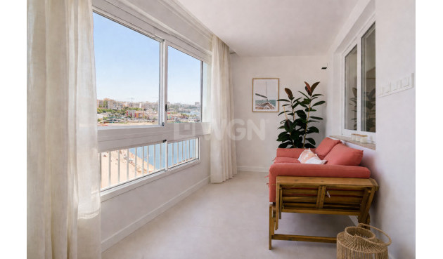 Odsprzedaż - Mieszkanie w bloku - Torrevieja - Costa Blanca